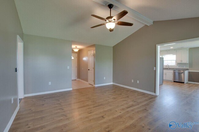 Building Photo - 115 Raptor Ct