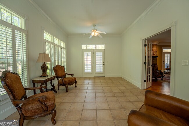 Building Photo - 2925 Orchard Dr