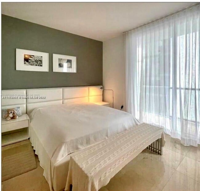 Primary Photo - 1050 Brickell Ave