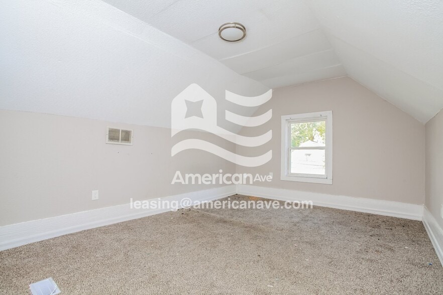 Building Photo - 1329 Wheeler St