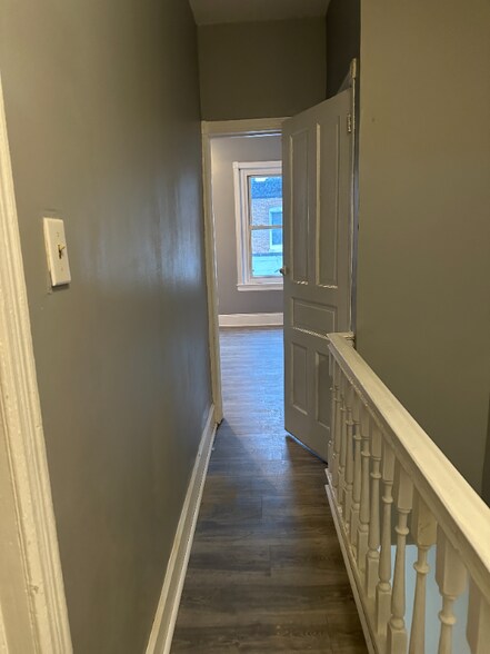 Building Photo - 532 N Paxon St