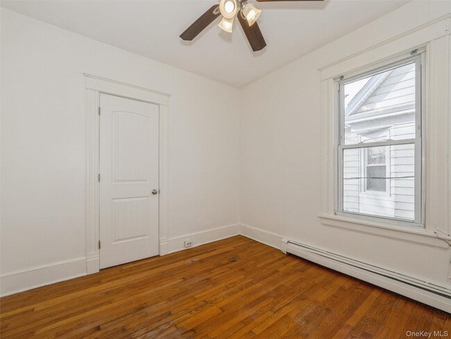 Building Photo - 236 Mansion St