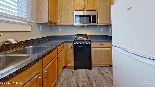 Building Photo - 1513 Palm Ave