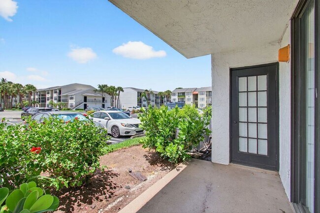 Building Photo - 752 Executive Center Dr