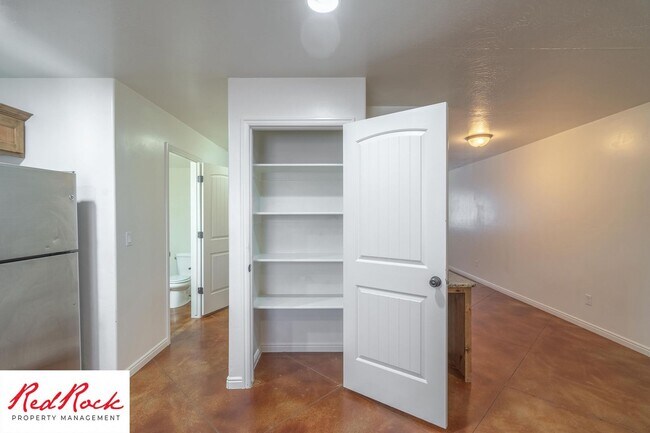 Building Photo - 2801 E 450 N