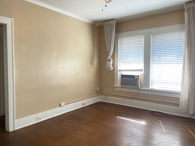 Building Photo - 510 Sul Ross St