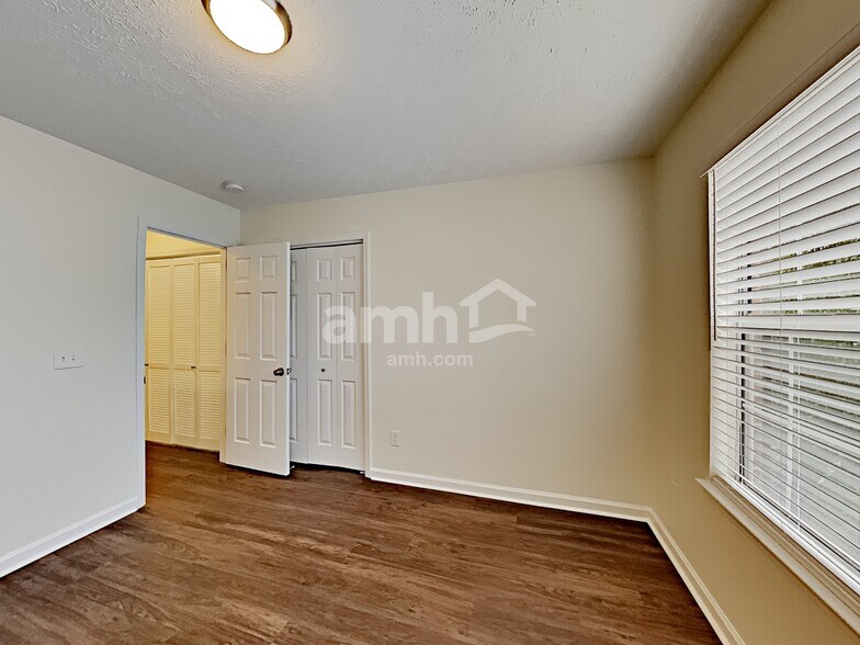 Building Photo - 2555 Edinburgh St