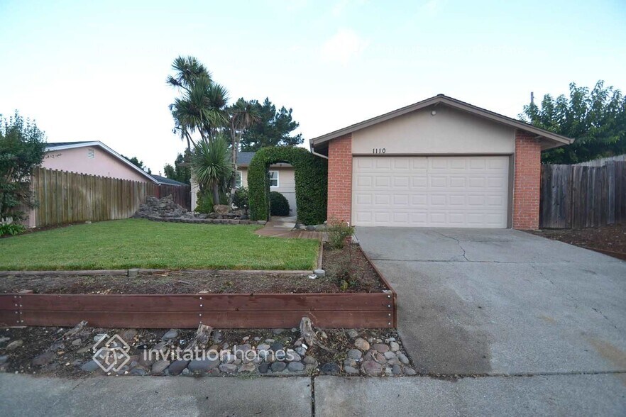 Primary Photo - 1110 Loyola Way