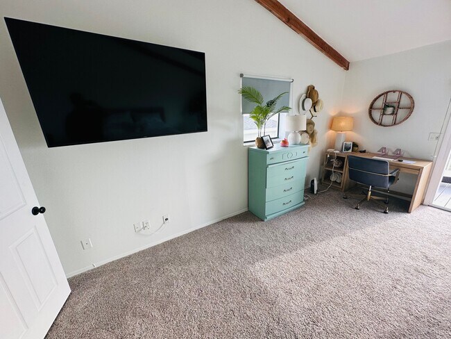 Building Photo - 12274 1st St W