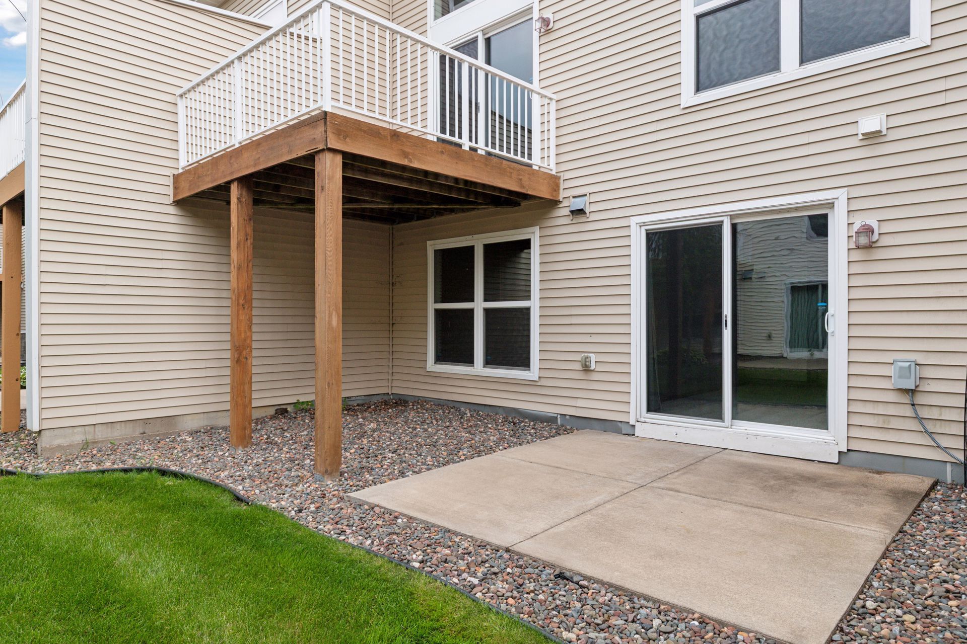 Building Photo - 15424 Foster Dr N