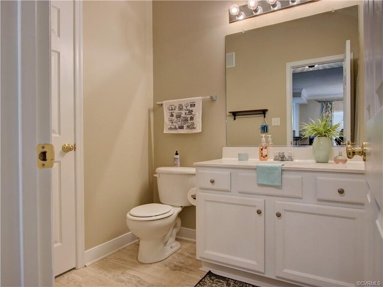 Building Photo - 4706 Twin Hickory Lake Dr