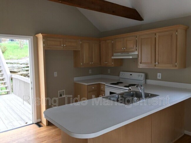 Building Photo - 2208 Mountain View Rd