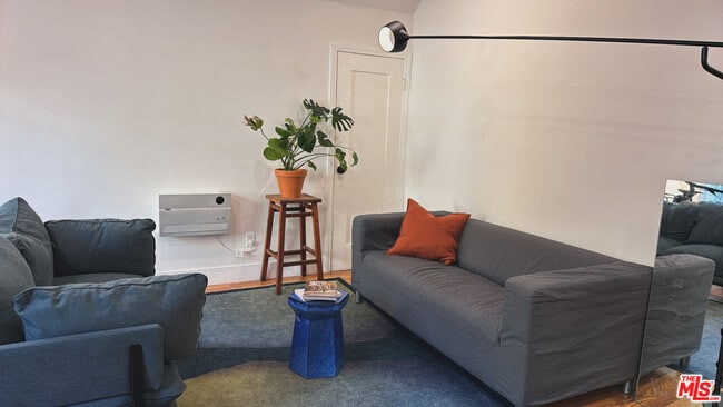 Building Photo - 246 Columbia Pl