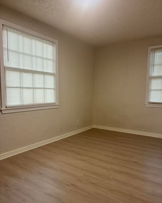 Building Photo - 981 McTyre Ct