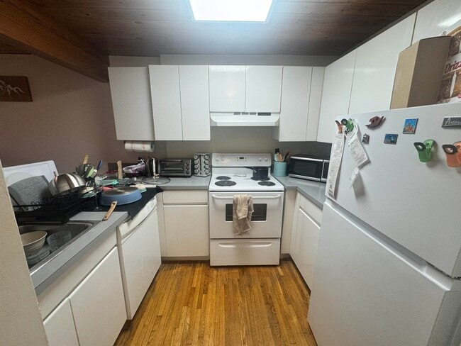 Building Photo - 450 7th St