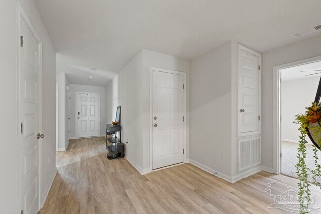 Building Photo - 9336 Tara Cir