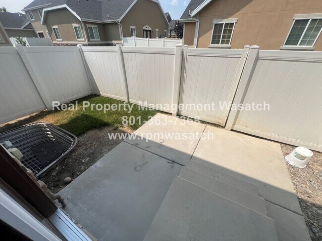 Building Photo - Come See this Beautiful, Recently Remodeled 3 Bedroom, 2.5 Bathroom Draper Town Home With HALF OF...