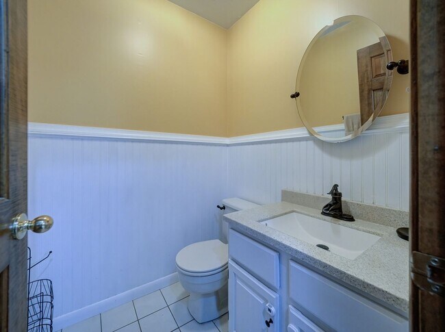 Building Photo - 26 White Swan Way