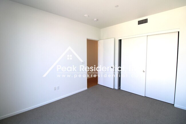 Building Photo - Binnen2437