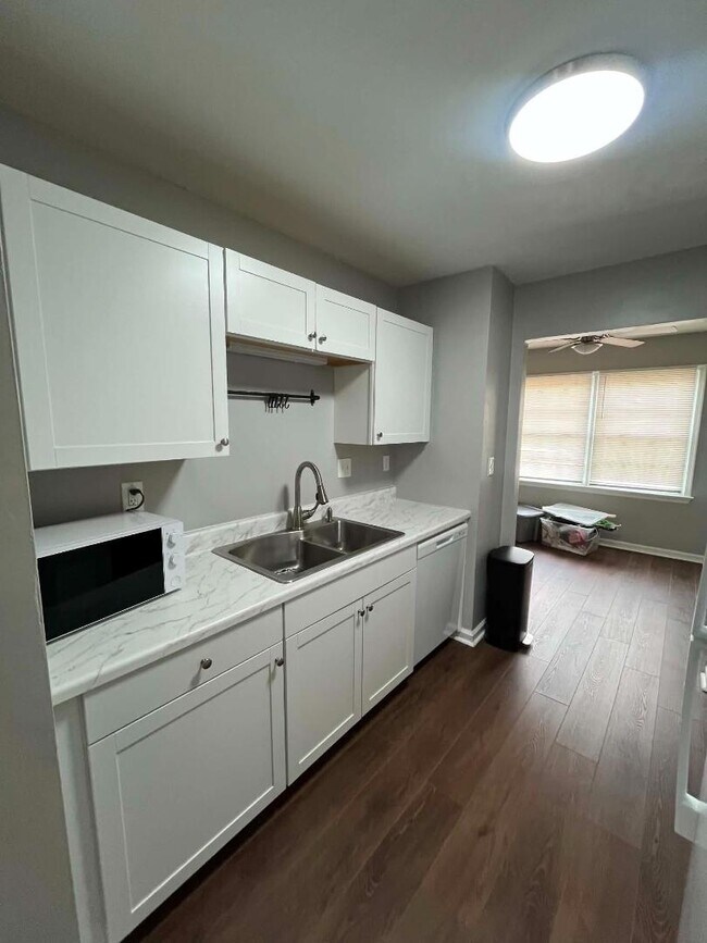 Building Photo - 1041 Wickford Ct