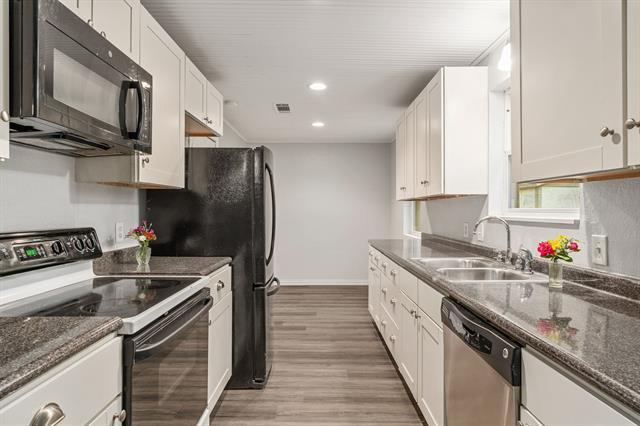 Building Photo - 5705 Saramac Dr