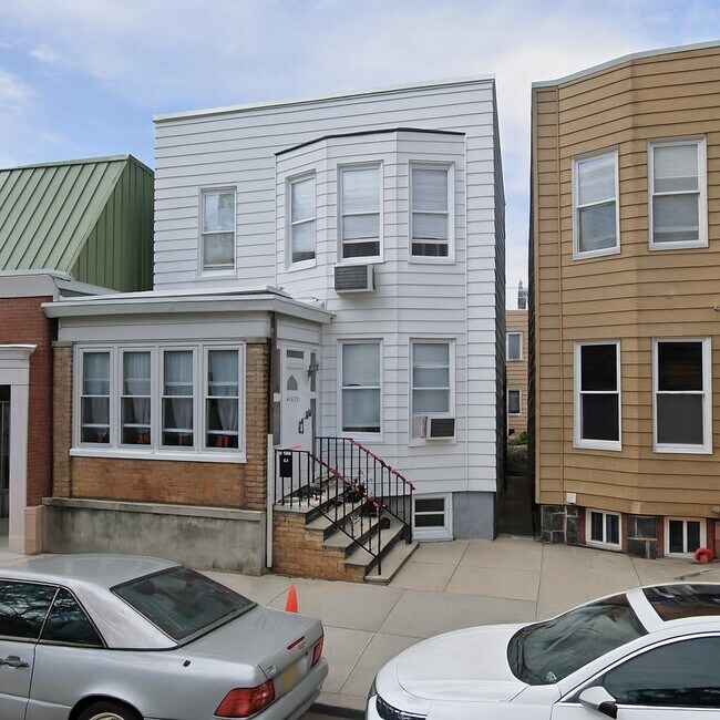 Building Photo - 205 Highwood Ave