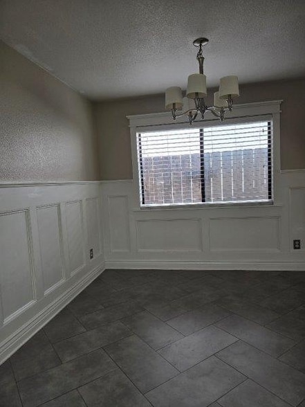 Building Photo - 1934 Blue Spruce Dr