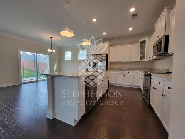 Building Photo - Nearly New Home in Blythewood