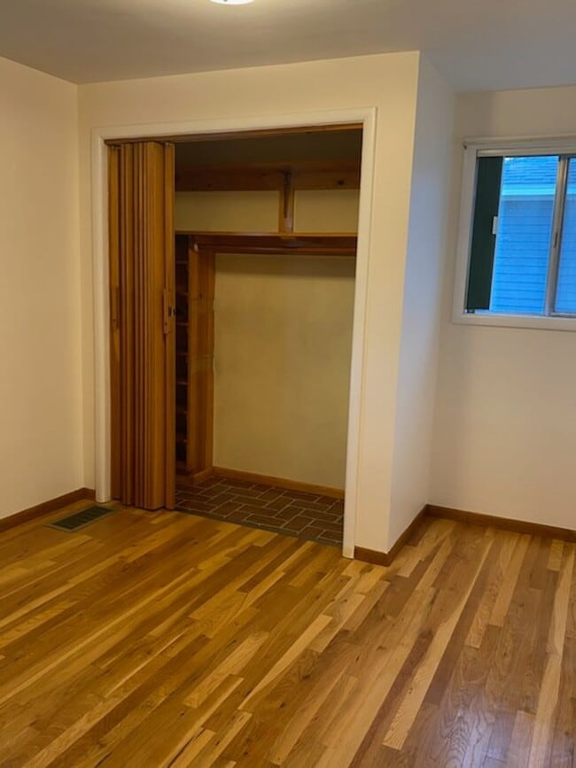 Building Photo - 2 Bedroom Home In Shadle With Fenced Back ...