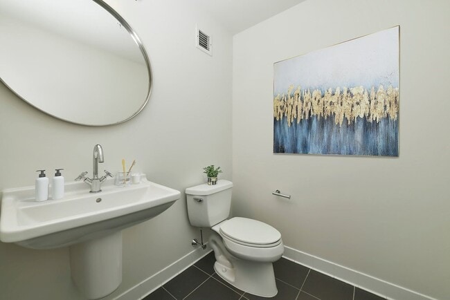 Building Photo - 1 Earhart St