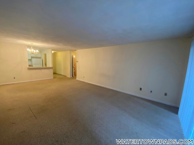 Building Photo - 16 Whites Ave