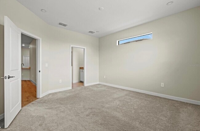 Building Photo - 15519 Sunny Day Dr