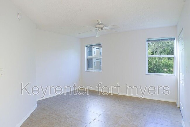 Building Photo - 8861 colonnades Ct W