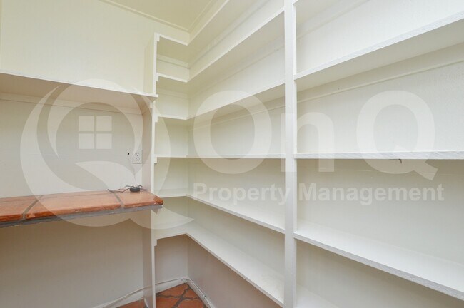 Building Photo - 1623 E Palmcroft Dr