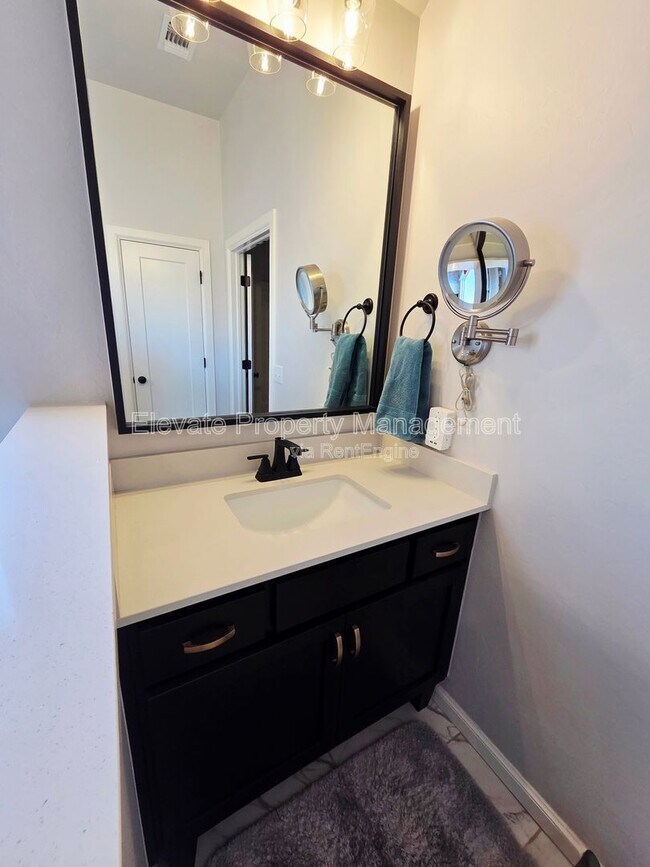 Building Photo - 1101 Sawmill Rd