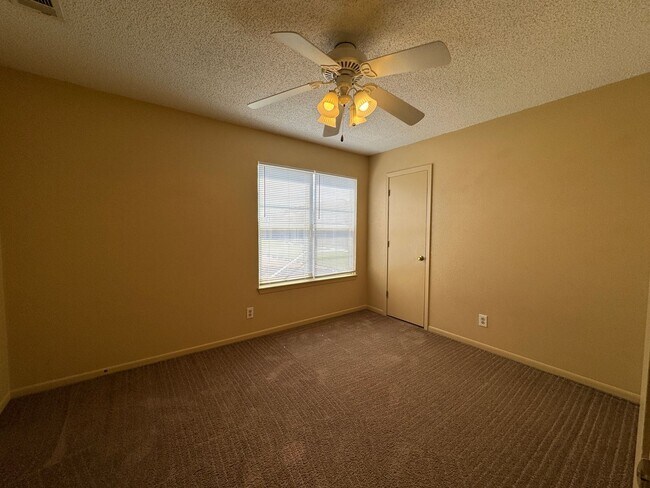 Building Photo - 1208 Covey Ln