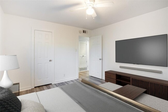 Building Photo - 7945 Gault St