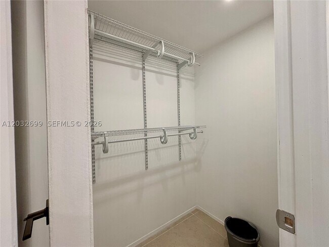 Building Photo - 2829 Indian Creek Dr