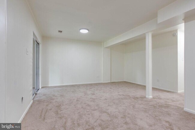 Building Photo - 5461 Enberend Terrace