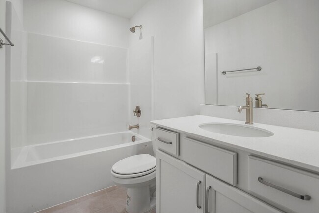 Building Photo - 466 Blair Rd