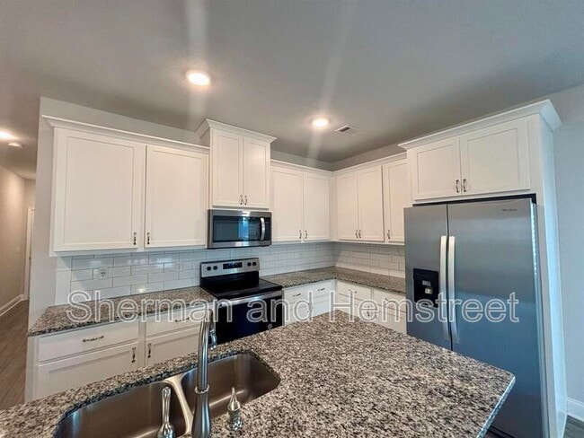 Building Photo - 1101 Clareton Dr