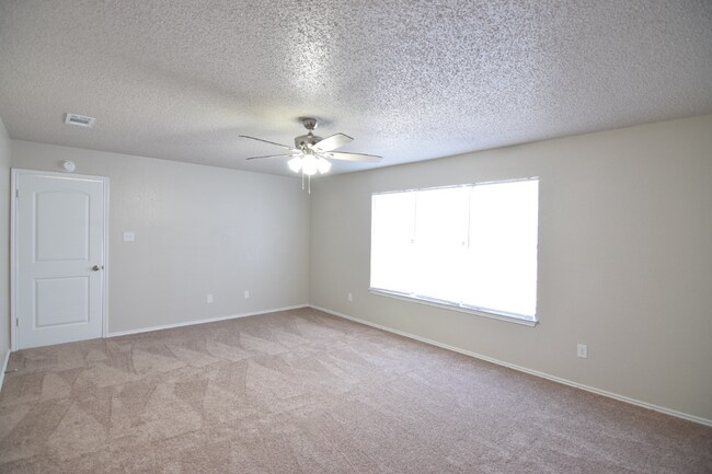 Building Photo - 2212 Jay Dr