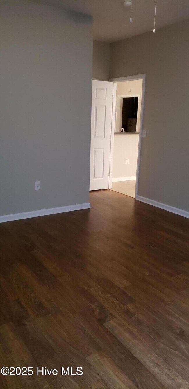Building Photo - 1135 Turtle Creek Rd