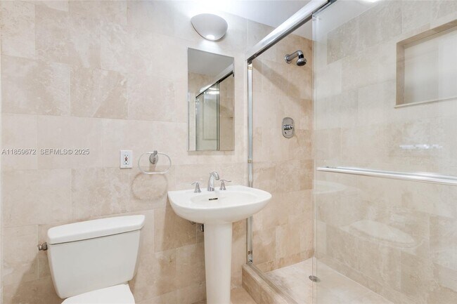 Building Photo - 60 Park Dr