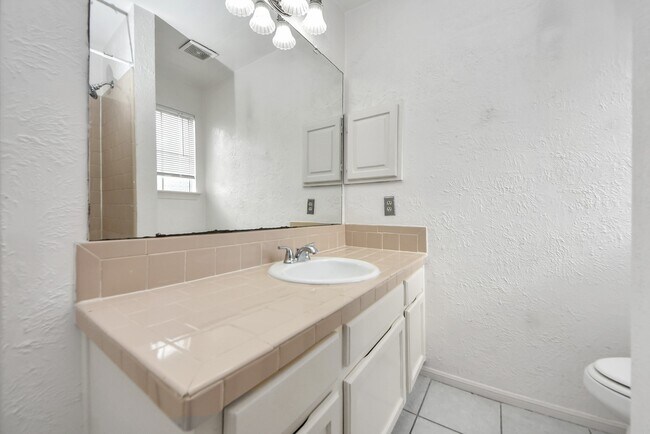 Building Photo - 15614 Barbarossa Dr