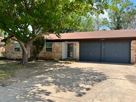 Building Photo - 6004 Ridgecrest Dr