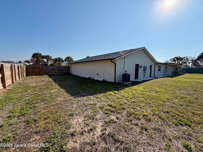 Building Photo - 140 Norwood Ave