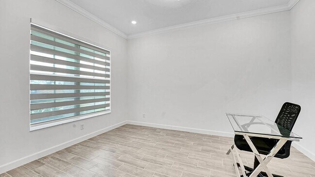 Building Photo - 601 Hookline Cir