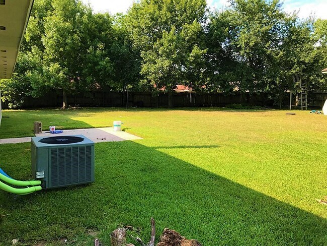 Building Photo - 7351 Sonnet Glen Ln