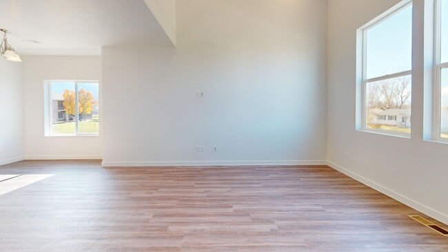 Building Photo - Modern Townhome Living in Tooele